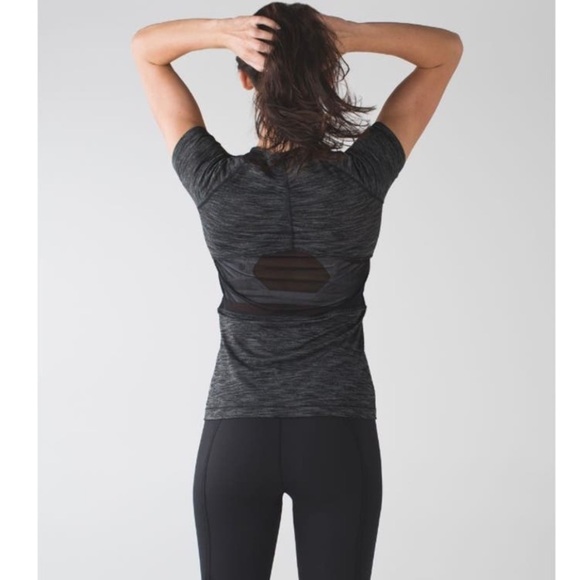 LULULEMON Mesh With Me Short Sleeve T-Shirt - Heathered Black / Black - Picture 3 of 10